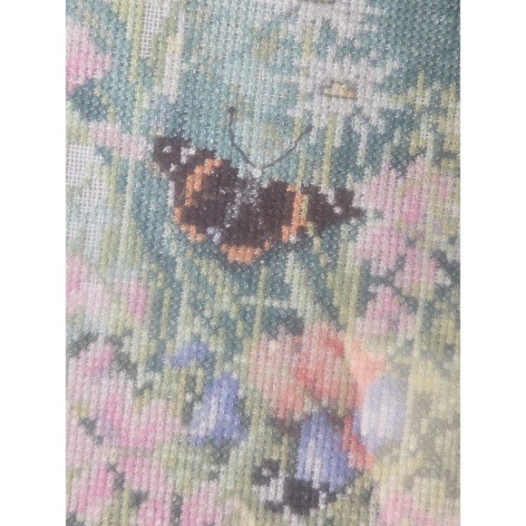 VTG 1998 Completed Needlepoint Custom Framed Bird Flowers Embroidery 18x18 - Picture 3 of 14